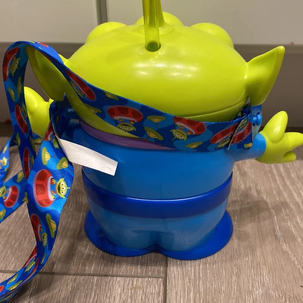 Disney Parks Alien sipper - Picture 4 of 5